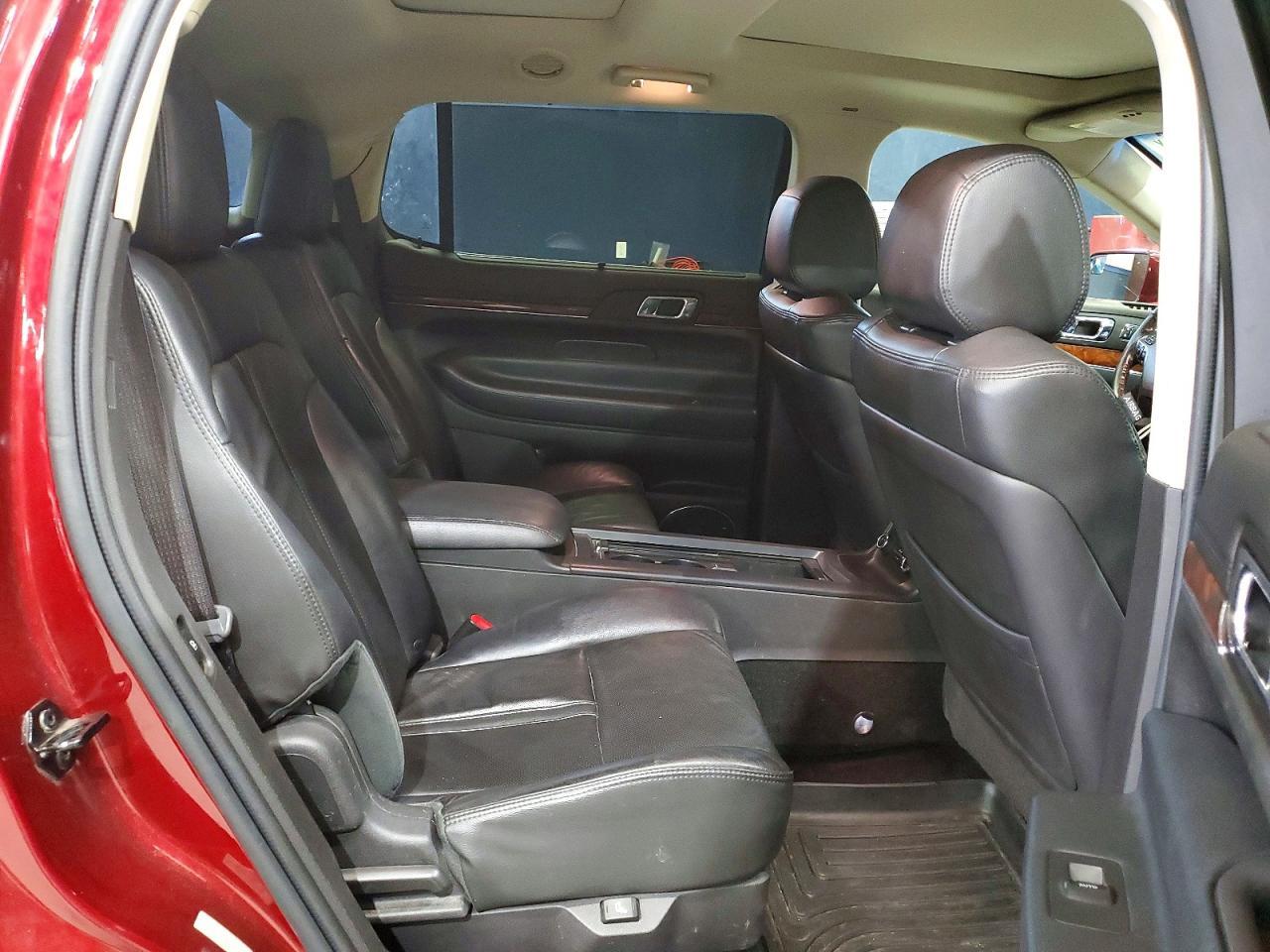 2LMHJ5AT7GBL02674 2016 LINCOLN MKT photo no. 11
