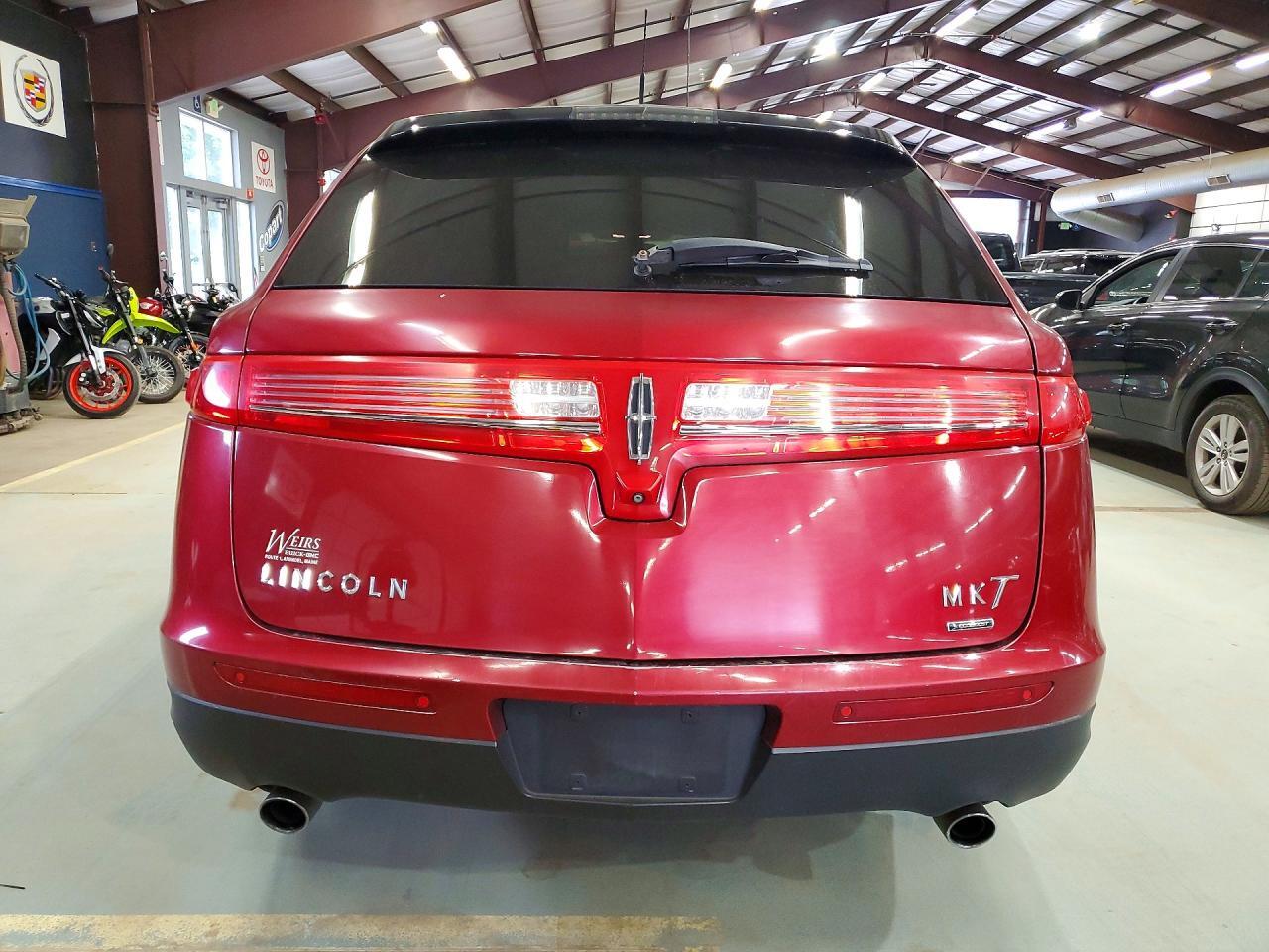 2LMHJ5AT7GBL02674 2016 LINCOLN MKT photo no. 6