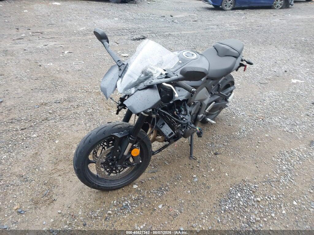 SMTL23UFXSTBU8394 2025 TRIUMPH MOTORCYCLE DAYTONA photo no. 2