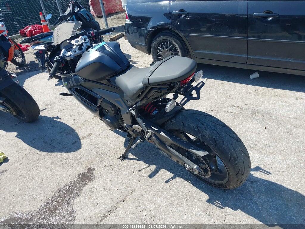 SMTL23UF6STCA0860 2025 TRIUMPH MOTORCYCLE DAYTONA photo no. 3