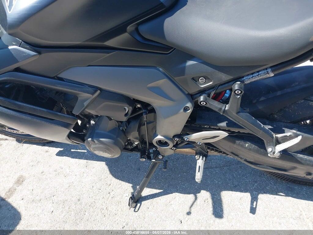 SMTL23UF6STCA0860 2025 TRIUMPH MOTORCYCLE DAYTONA photo no. 9