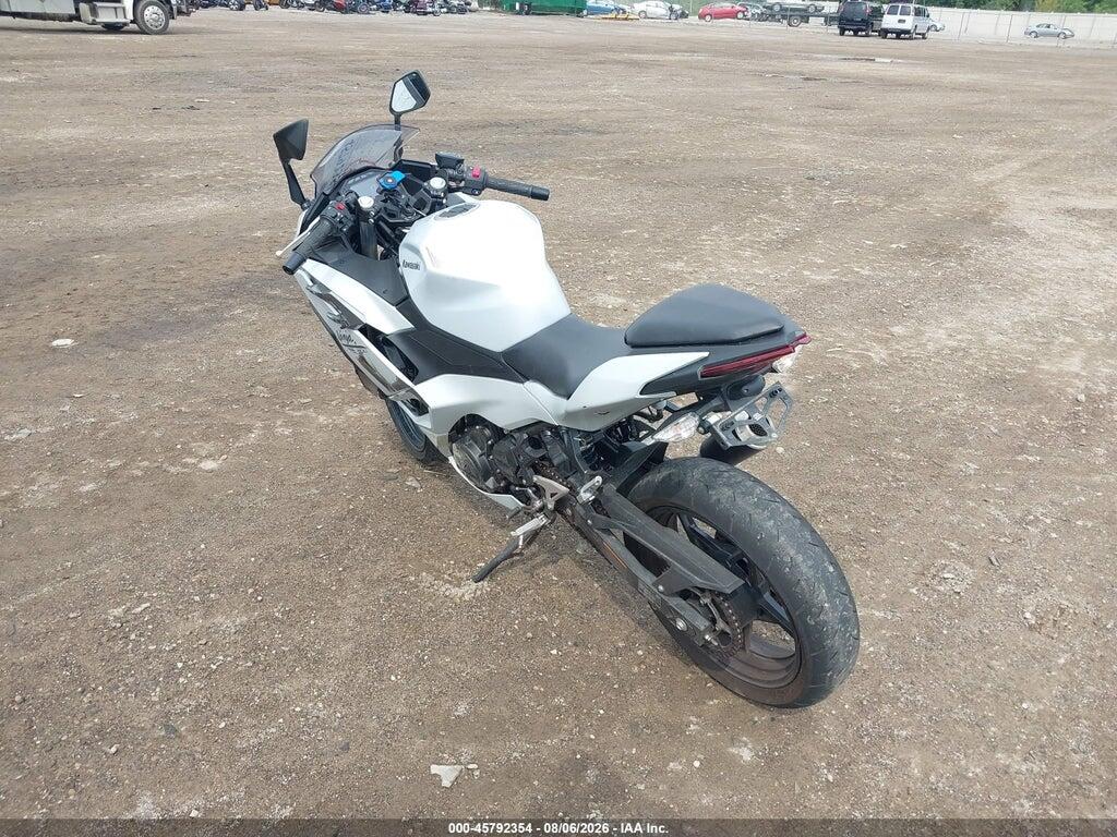 ML5EXGG19SDA70436 2025 KAWASAKI EX500 photo no. 3