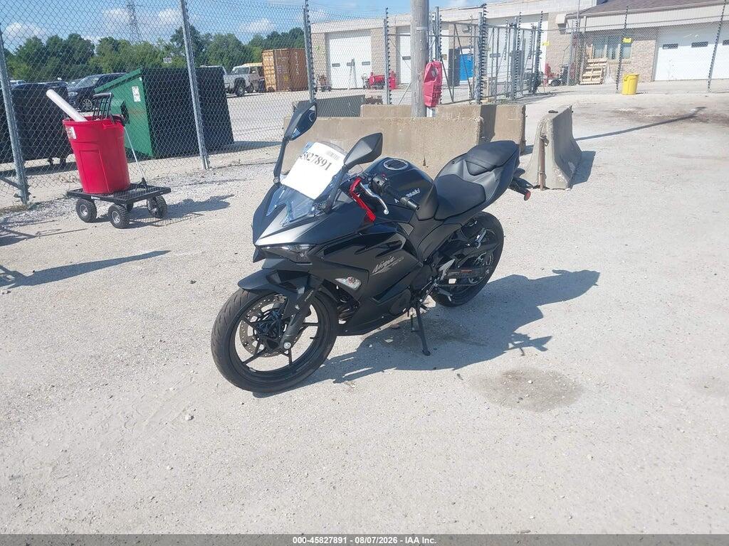 ML5EXGG17TDAA6876 2026 KAWASAKI EX500 photo no. 2