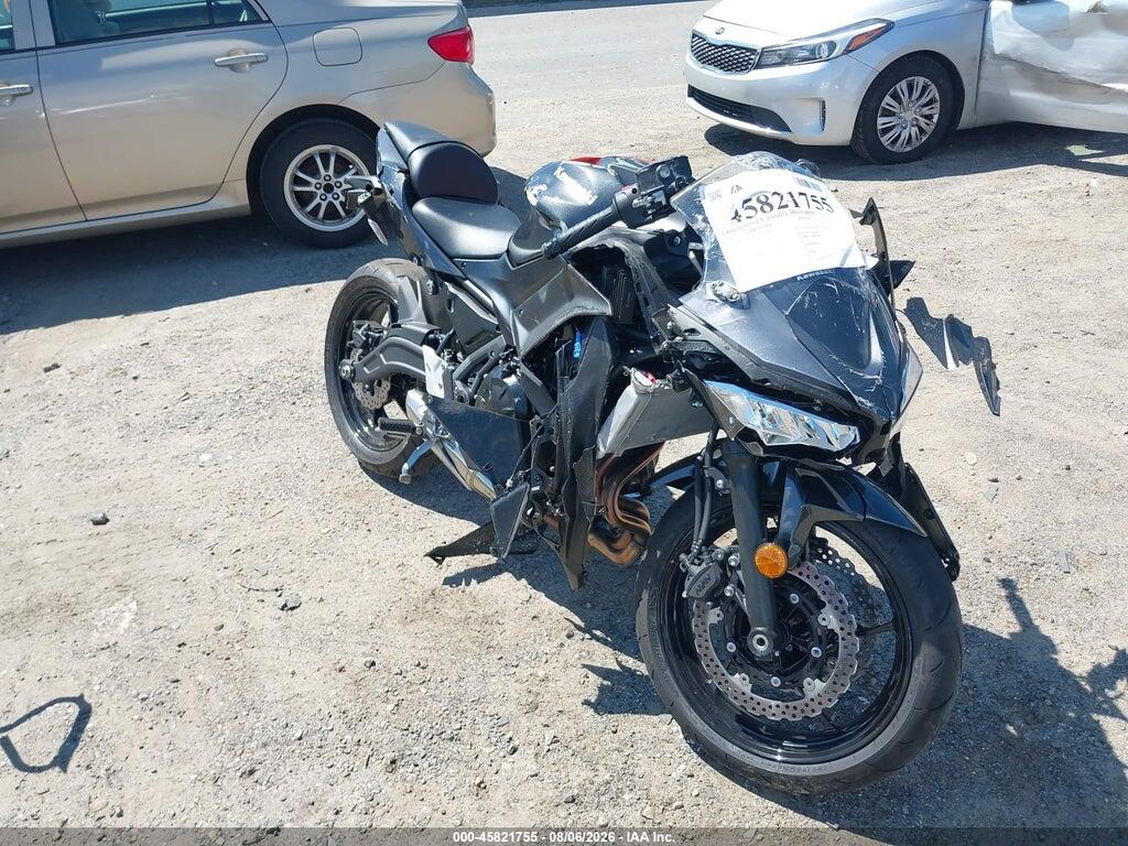 ML5EXER17TDAG8117 2026 KAWASAKI EX650 photo no. 1