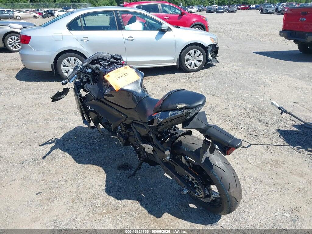 ML5EXER17TDAG8117 2026 KAWASAKI EX650 photo no. 3