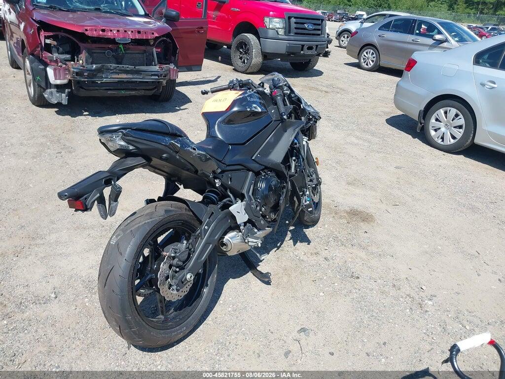 ML5EXER17TDAG8117 2026 KAWASAKI EX650 photo no. 4