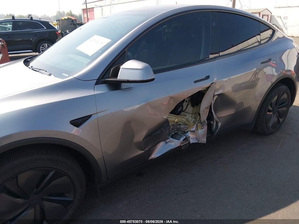 7SAYGDEE3TF520275 2026 TESLA MODEL Y photo no. 6