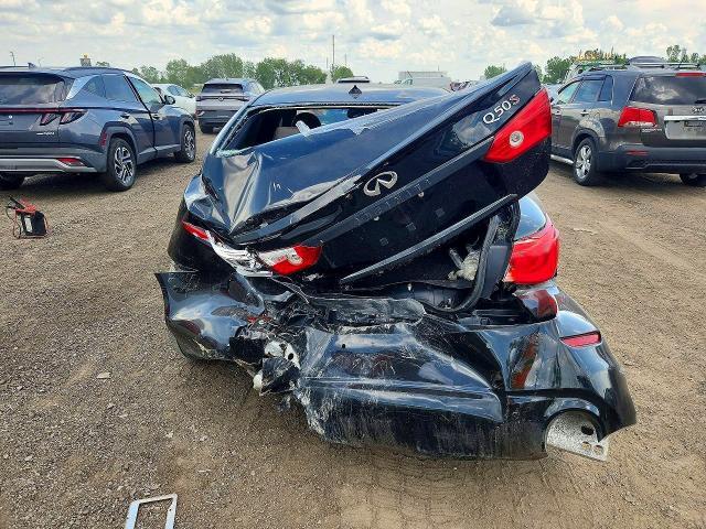2017 INFINITI Q50 RED SPORT 400 — Фото 6 из 12