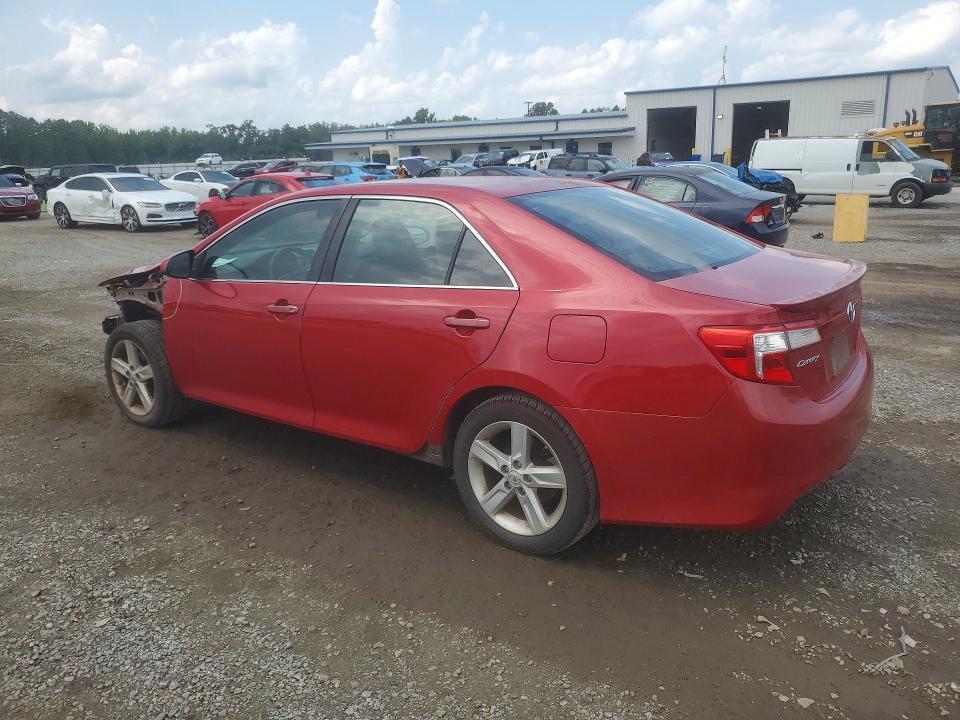 2014 TOYOTA CAMRY SE — Фото 2 из 12