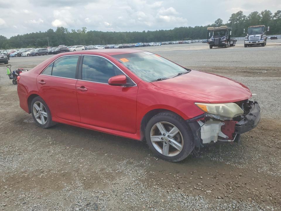2014 TOYOTA CAMRY SE — Фото 4 из 12