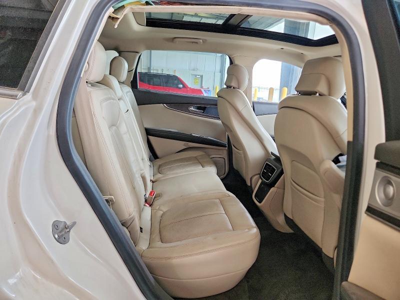 2016 LINCOLN MKX RESERVE — Фото 11 из 14