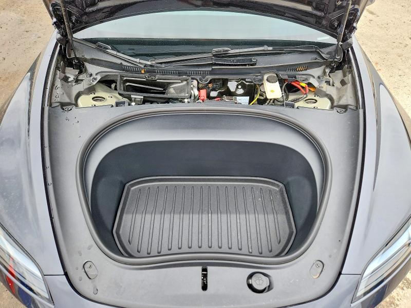 2025 TESLA MODEL 3 — Фото 11 из 12