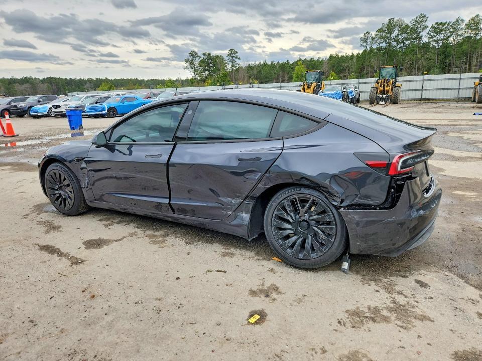 2025 TESLA MODEL 3 — Фото 2 из 12