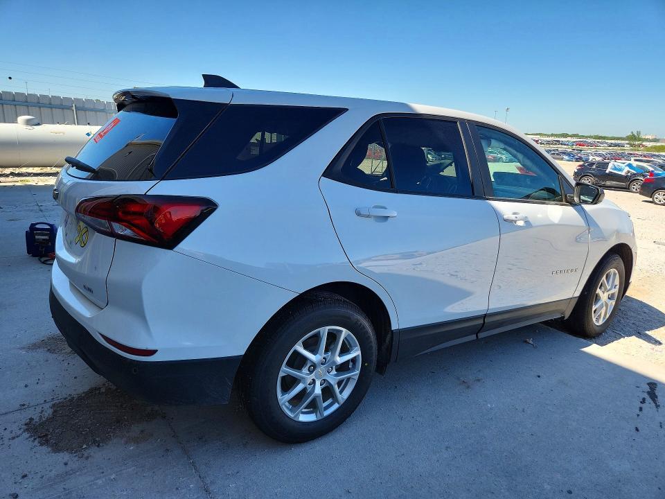 2024 CHEVROLET EQUINOX LS — Фото 3 из 13
