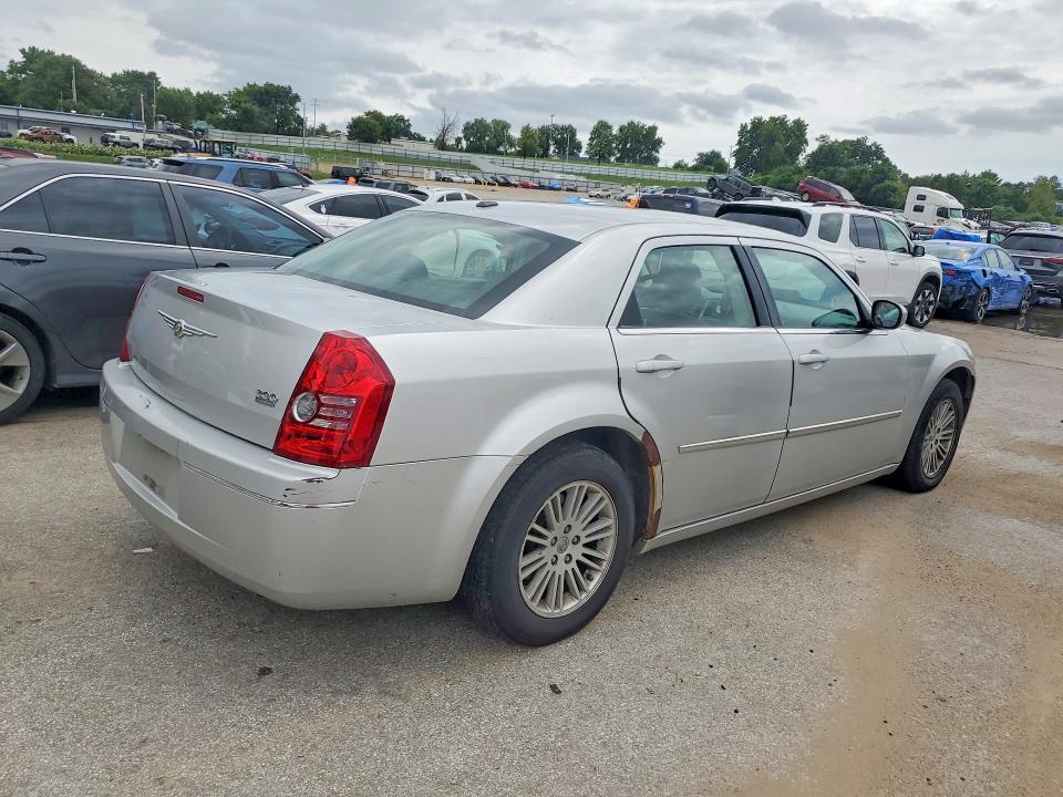 2009 CHRYSLER 300 TOURING — Фото 3 из 12