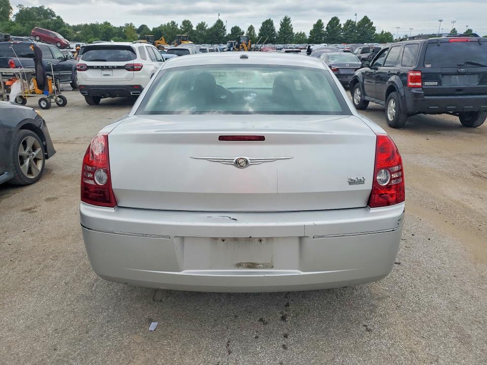 2009 CHRYSLER 300 TOURING — Фото 6 из 12