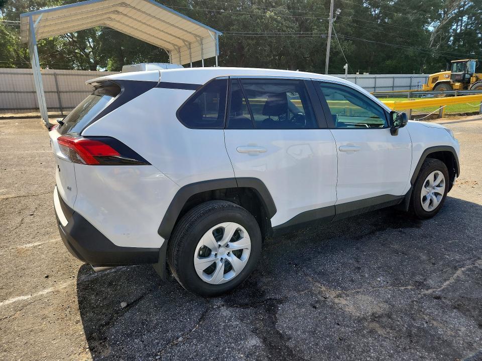 2025 TOYOTA RAV4 LE — Фото 3 из 13