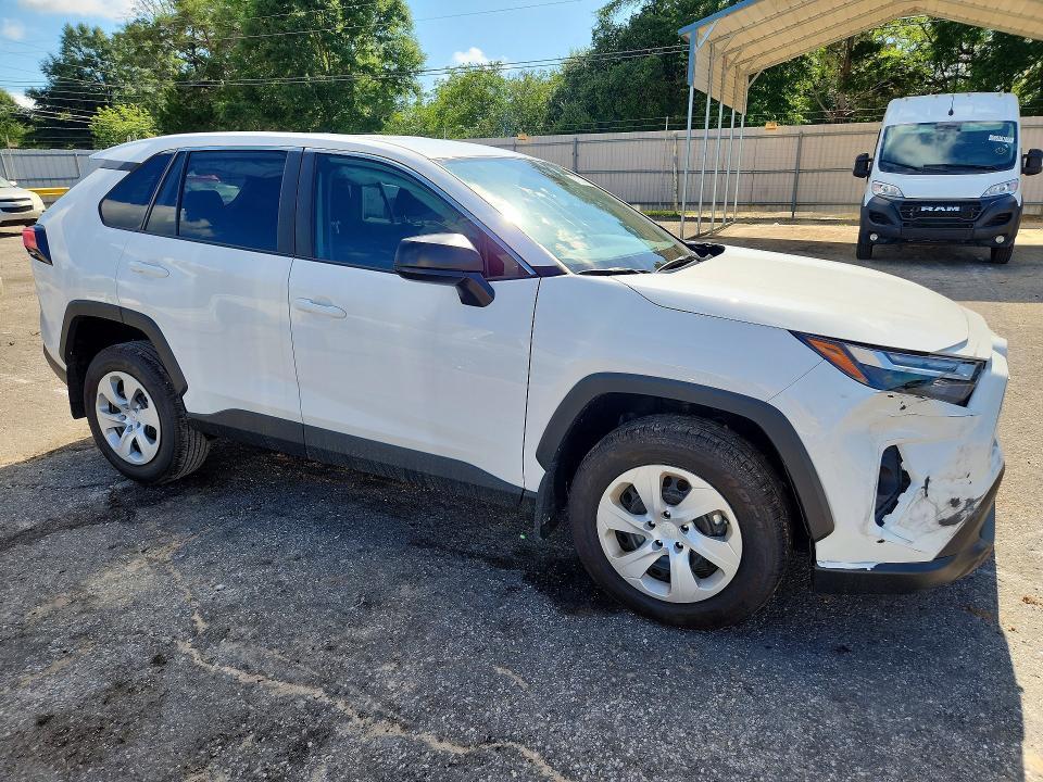 2025 TOYOTA RAV4 LE — Фото 4 из 13