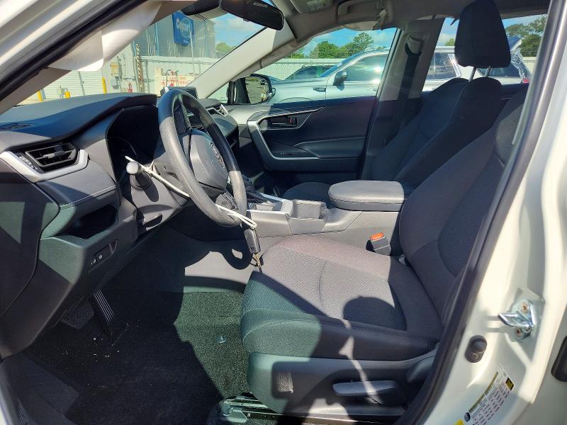 2025 TOYOTA RAV4 LE — Фото 7 из 13
