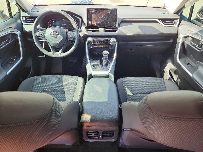 2025 TOYOTA RAV4 LE — Фото 8 из 13