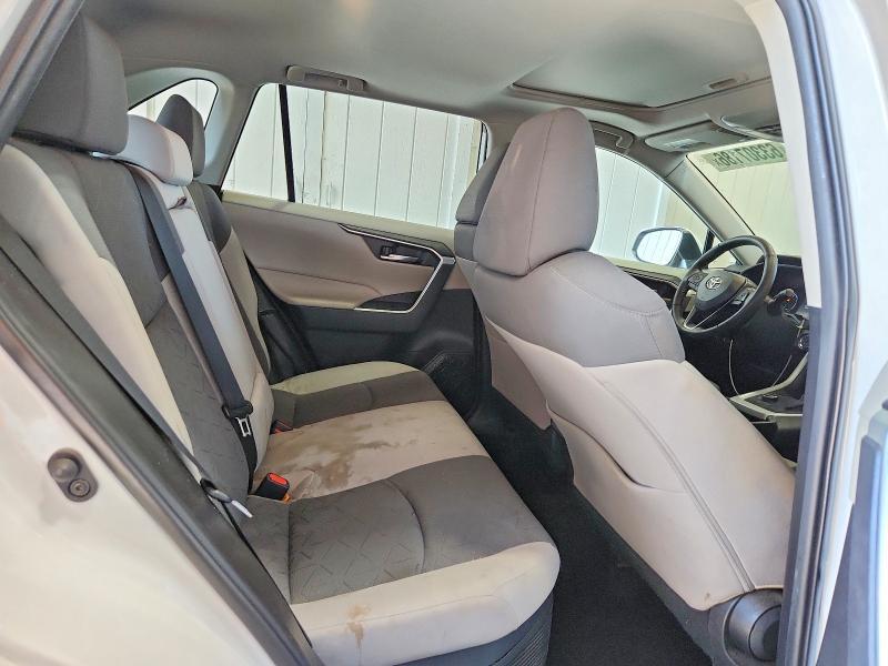 2021 TOYOTA RAV4 XLE — Фото 11 из 14