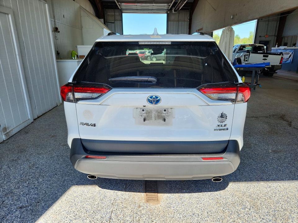 2021 TOYOTA RAV4 XLE — Фото 6 из 14