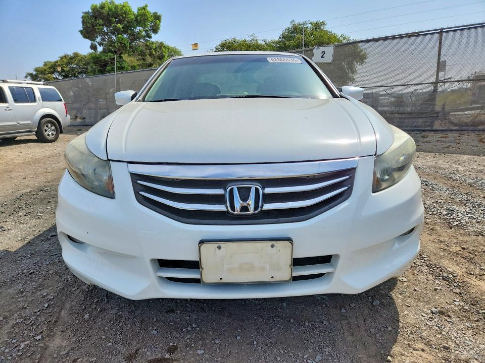 1HGCP3F84BA026123 2011 HONDA ACCORD photo no. 5
