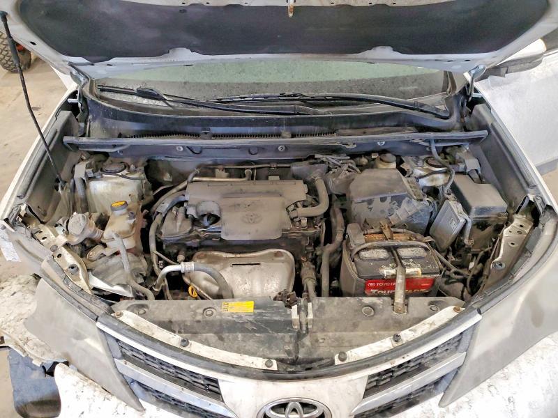 2015 TOYOTA RAV4 XLE — Фото 12 из 13