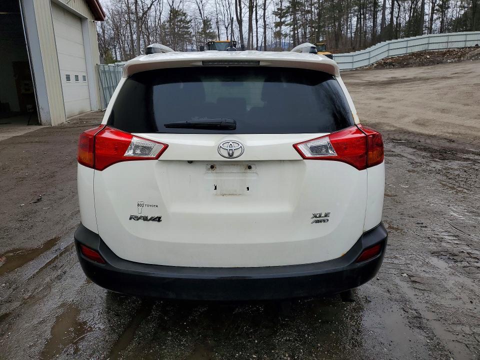2015 TOYOTA RAV4 XLE — Фото 6 из 13