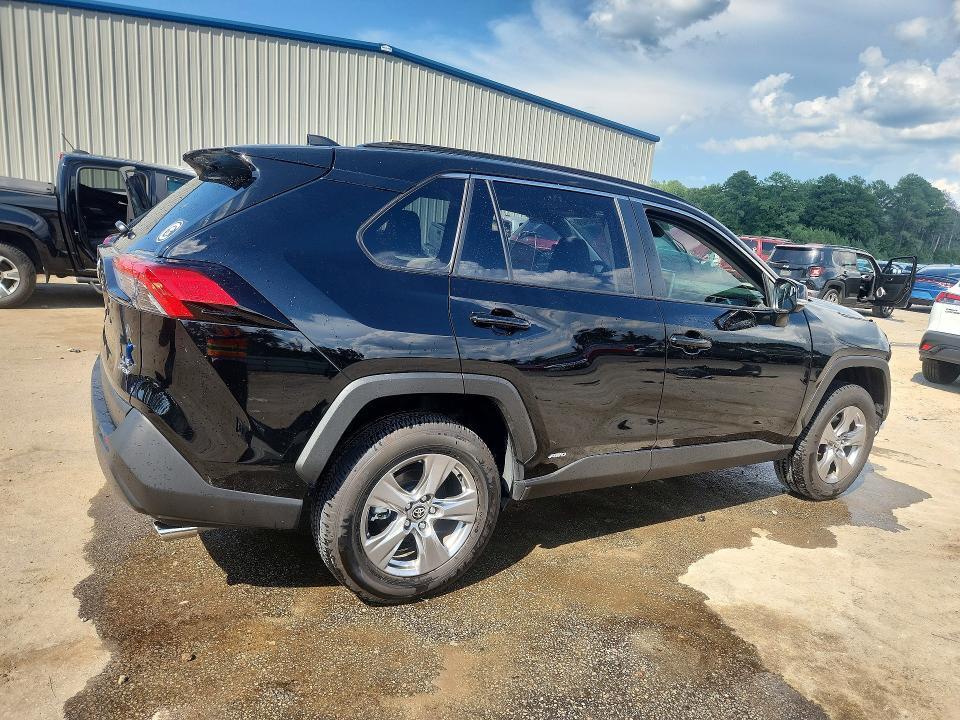2025 TOYOTA RAV4 LE — Фото 3 из 14