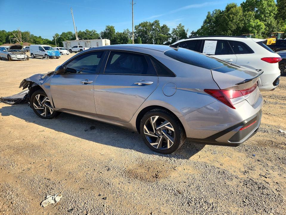 2025 HYUNDAI ELANTRA SEL SPORT — Фото 2 из 13