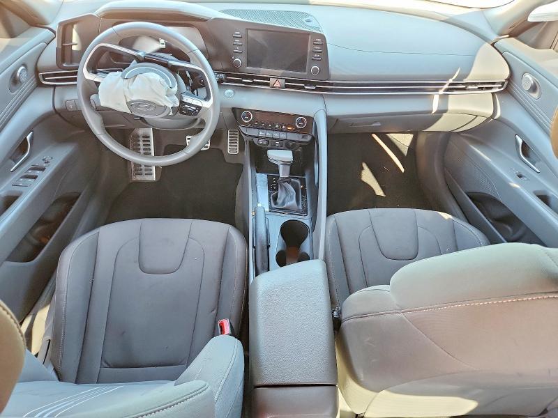 2025 HYUNDAI ELANTRA SEL SPORT — Фото 8 из 13