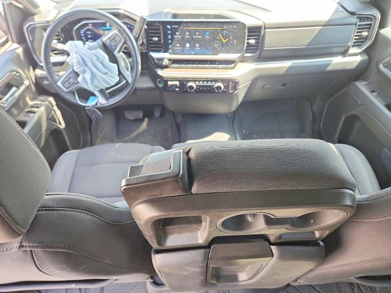 2024 CHEVROLET SILVERADO K1500 LT — Фото 8 из 13