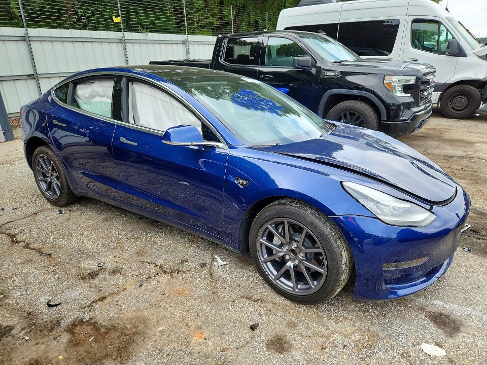 2020 TESLA MODEL 3 — Фото 4 из 12