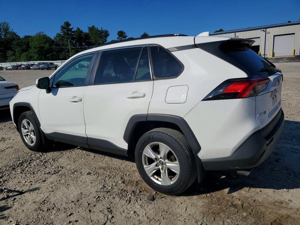 2019 TOYOTA RAV4 XLE — Фото 2 из 13