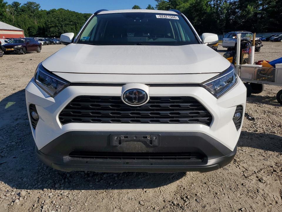 2019 TOYOTA RAV4 XLE — Фото 5 из 13