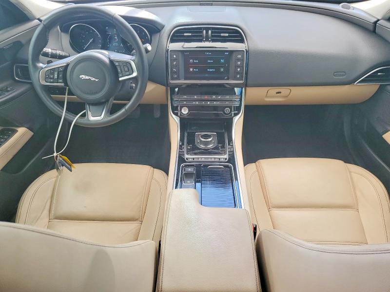 2018 JAGUAR XE PRESTIGE — Фото 8 из 12