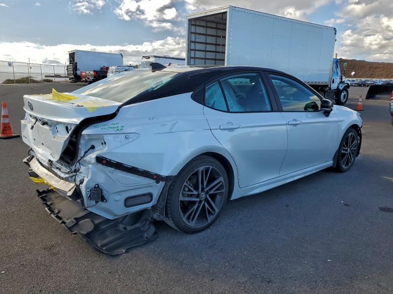 2025 TOYOTA CAMRY XSE — Фото 3 из 14