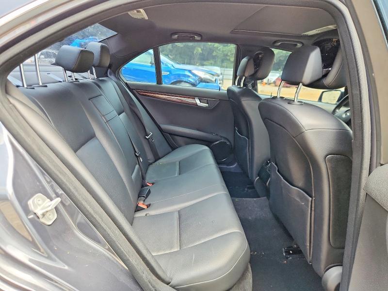 2010 MERCEDES-BENZ C 300 — Фото 10 из 12