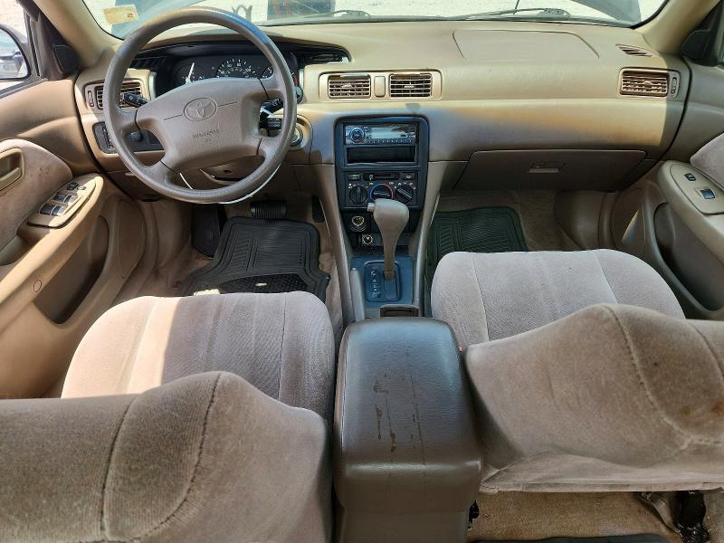 1998 TOYOTA CAMRY LE — Фото 8 из 12