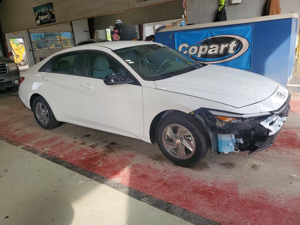 2026 HYUNDAI ELANTRA SE — Фото 4 из 13