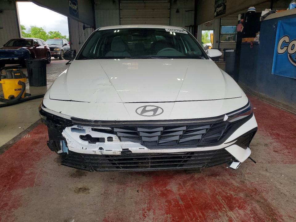 2026 HYUNDAI ELANTRA SE — Фото 5 из 13