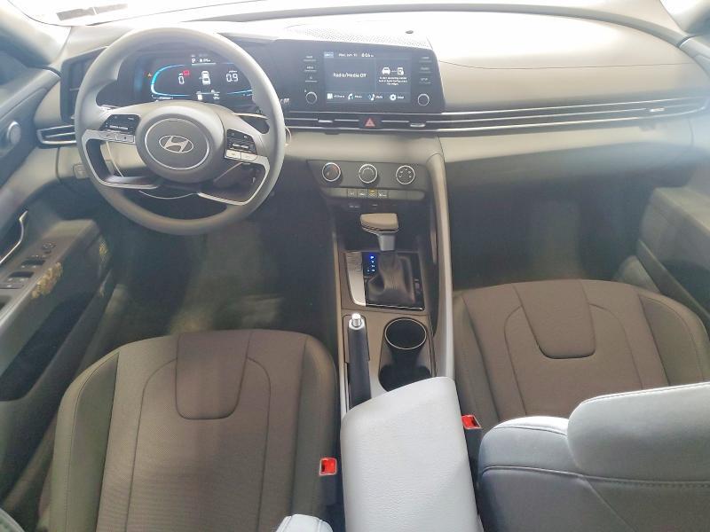 2026 HYUNDAI ELANTRA SE — Фото 8 из 13