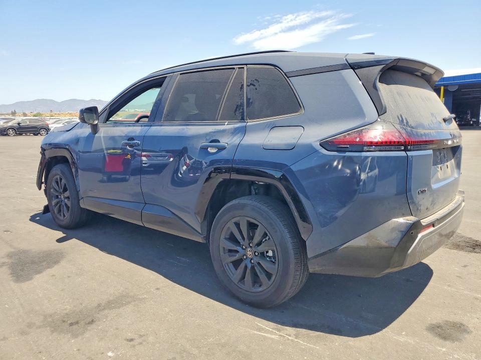 2026 TOYOTA RAV4 SE — Фото 2 из 13
