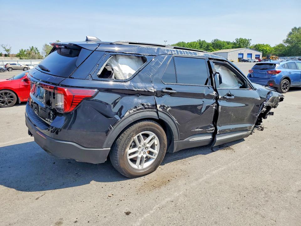 2025 FORD EXPLORER ACTIVE — Фото 3 из 12