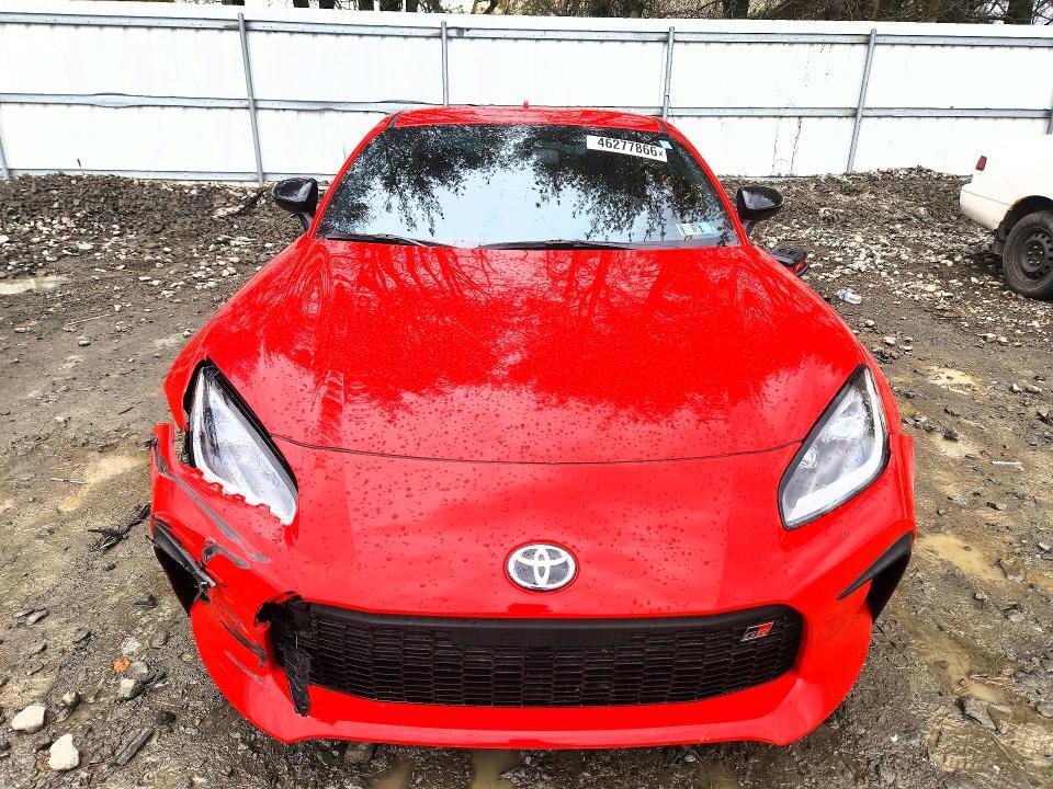 2025 TOYOTA GR86 PREMIUM — Фото 5 из 12