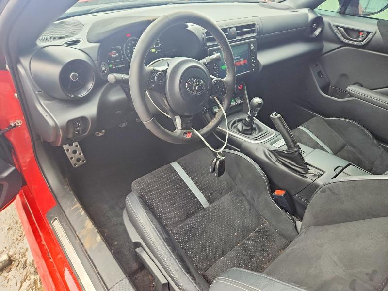 2025 TOYOTA GR86 PREMIUM — Фото 8 из 12