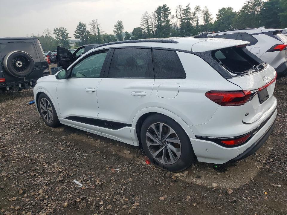 2025 AUDI Q6 E-TRON PRESTIGE — Фото 2 из 13