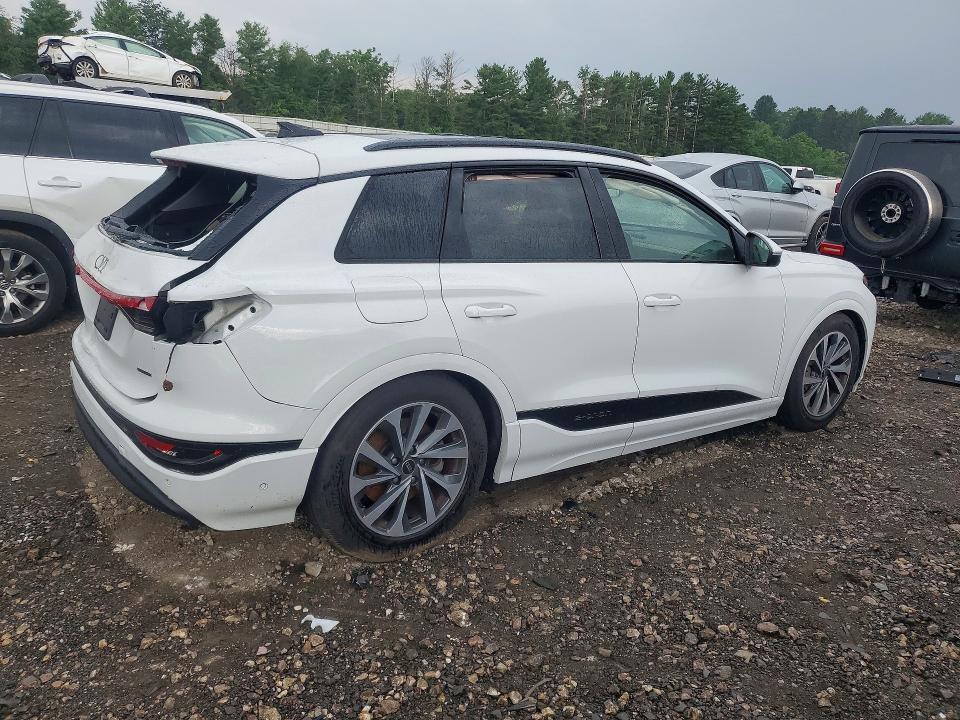2025 AUDI Q6 E-TRON PRESTIGE — Фото 3 из 13