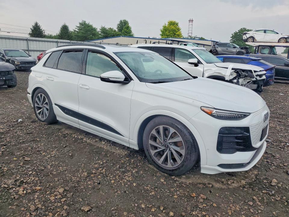 2025 AUDI Q6 E-TRON PRESTIGE — Фото 4 из 13